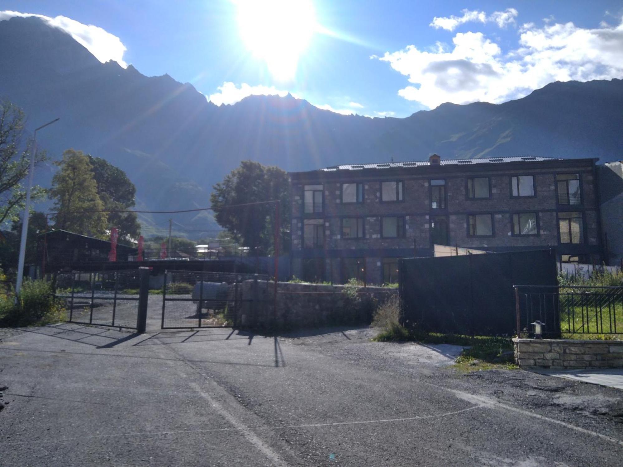 Aia Kazbegi Otel Dış mekan fotoğraf